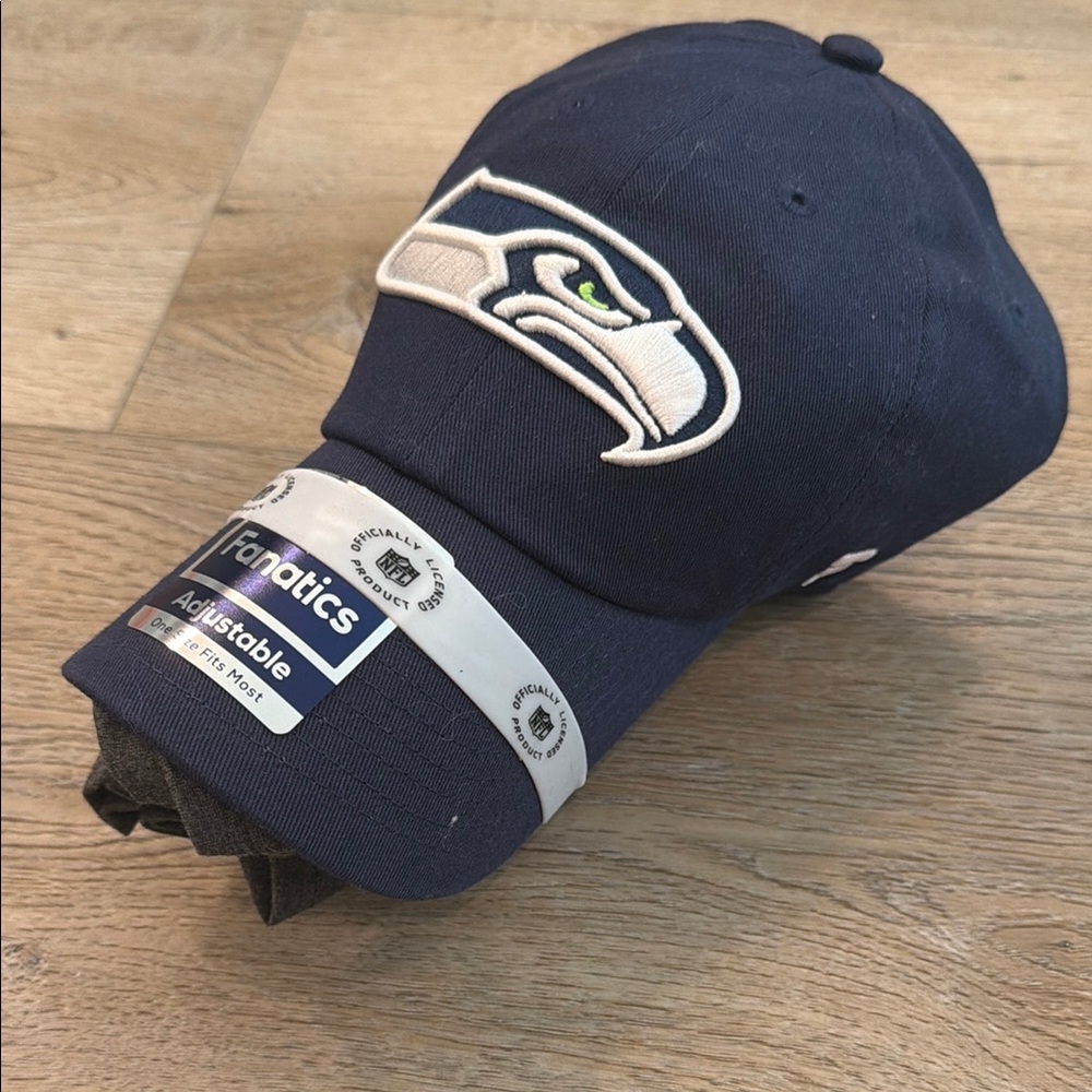 NEW Seattle Seahawks shirt and hat combo
